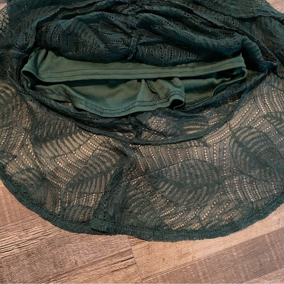 LULUS Forest Green “Harlow” Ruched Fitted Dress with Lace Overlay, NWT - Picture 7 of 16